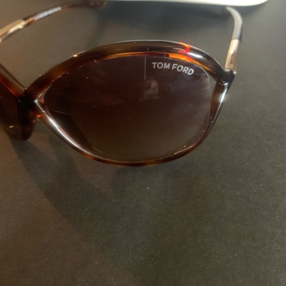Authentic Tom Ford tortoiseshell sunglasses w/original case offers considered - Picture 7 of 14